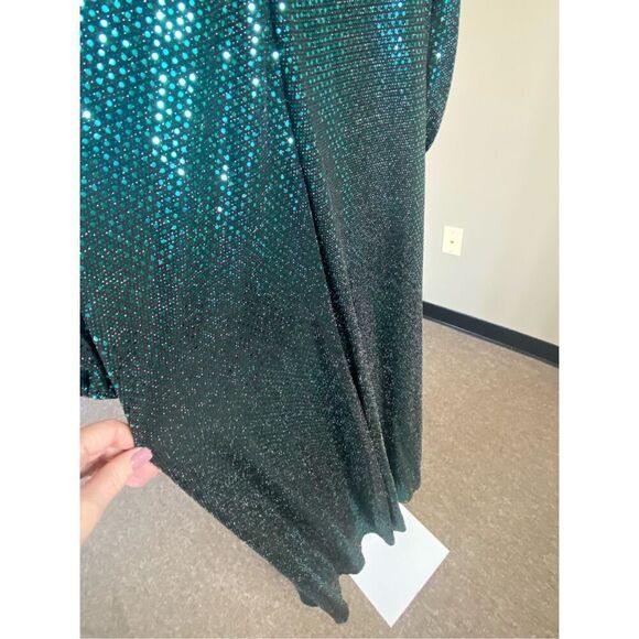 Mac Duggal NWT Disco Stretch Blouson Sleeve Gown in Bottle Green Size 8 - Picture 6 of 8